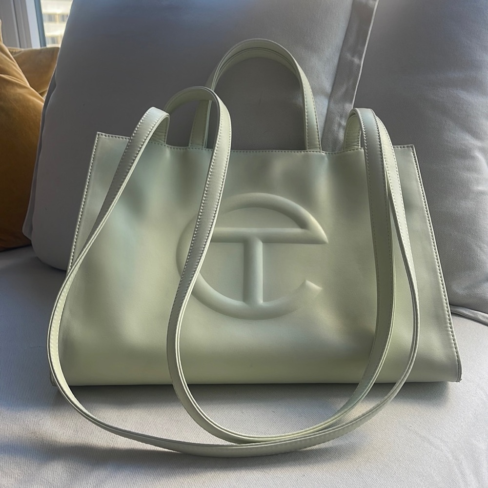 Medium Telfar (Glue)
